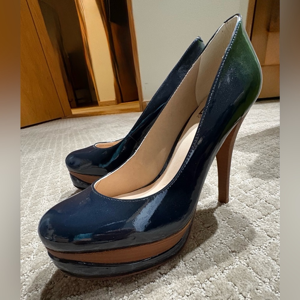 Pour La Victoire Navy Blue Patent Leather Platform Heels - 8.5 - NWOB